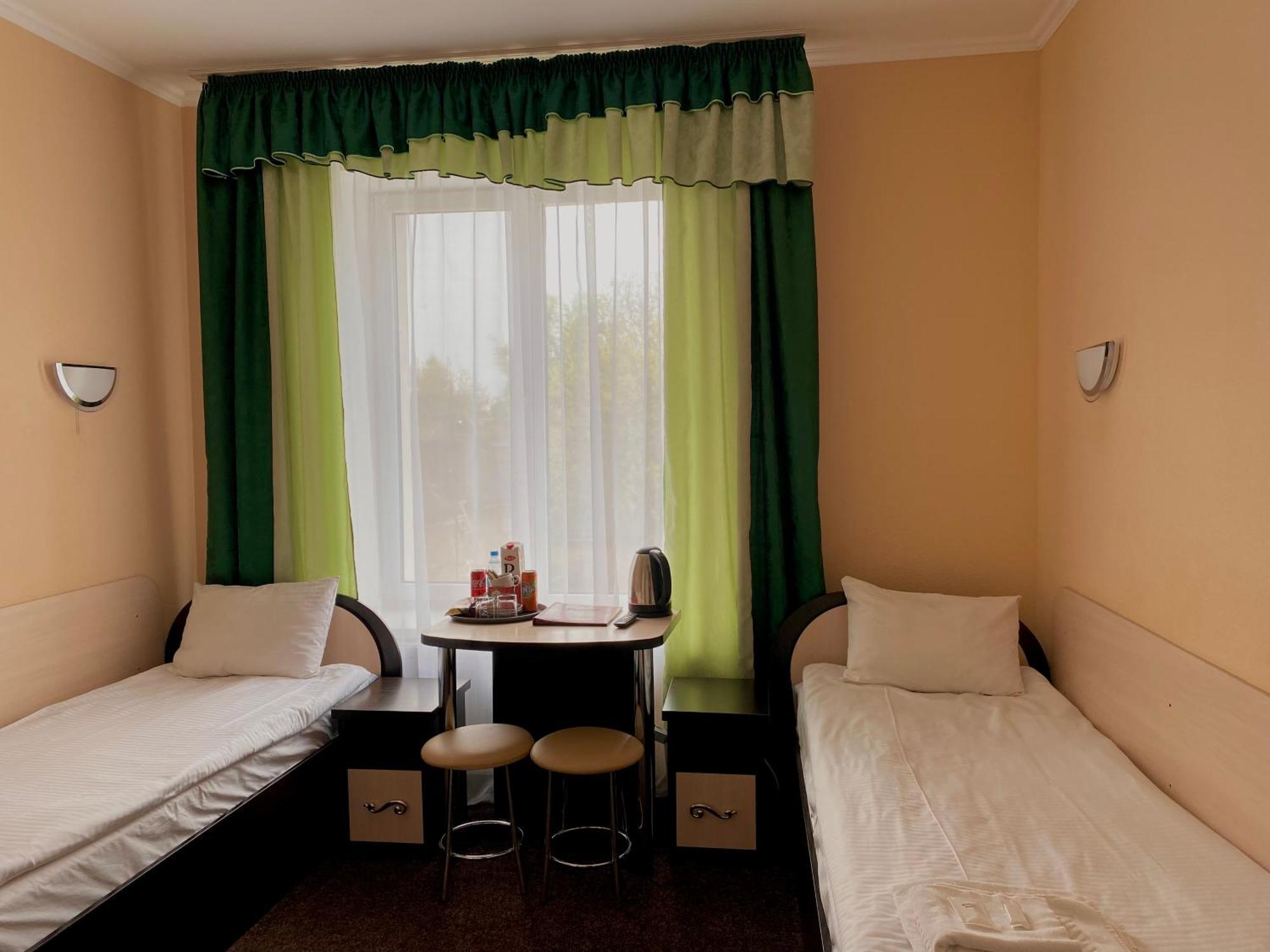 Орхідея Hotel Romny Exterior photo