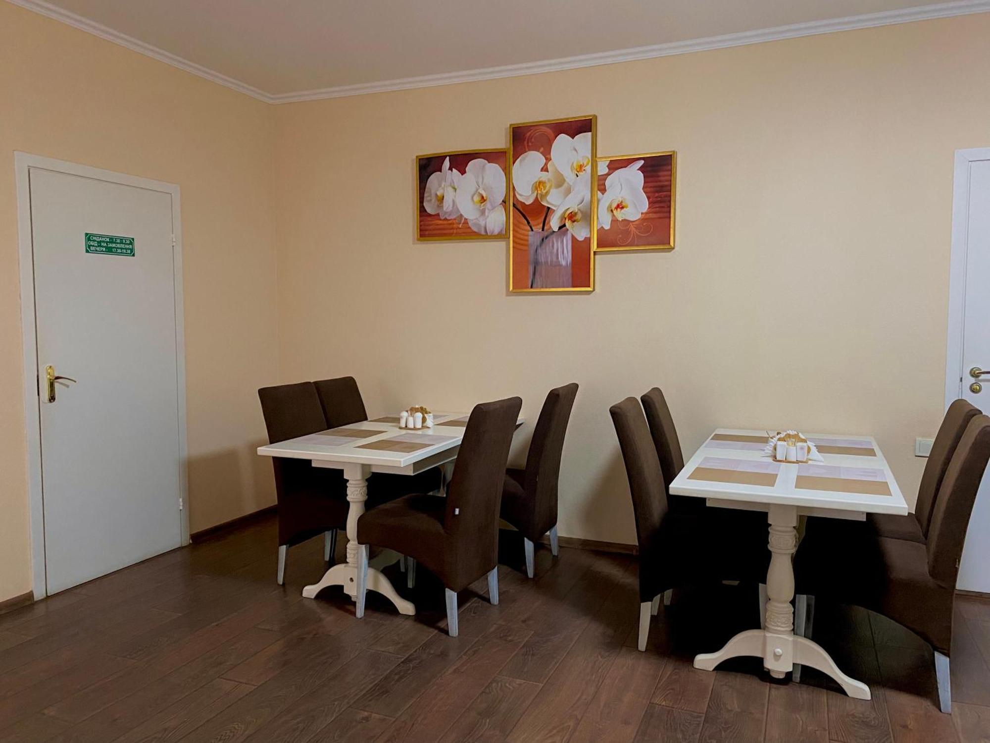 Орхідея Hotel Romny Exterior photo