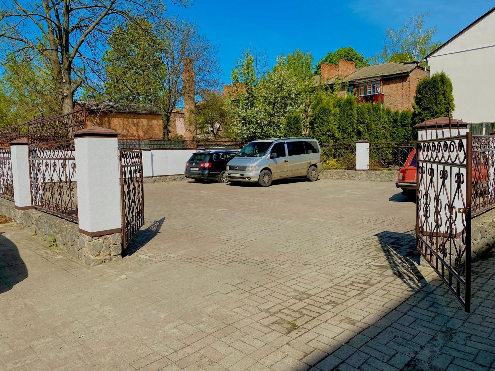 Орхідея Hotel Romny Exterior photo
