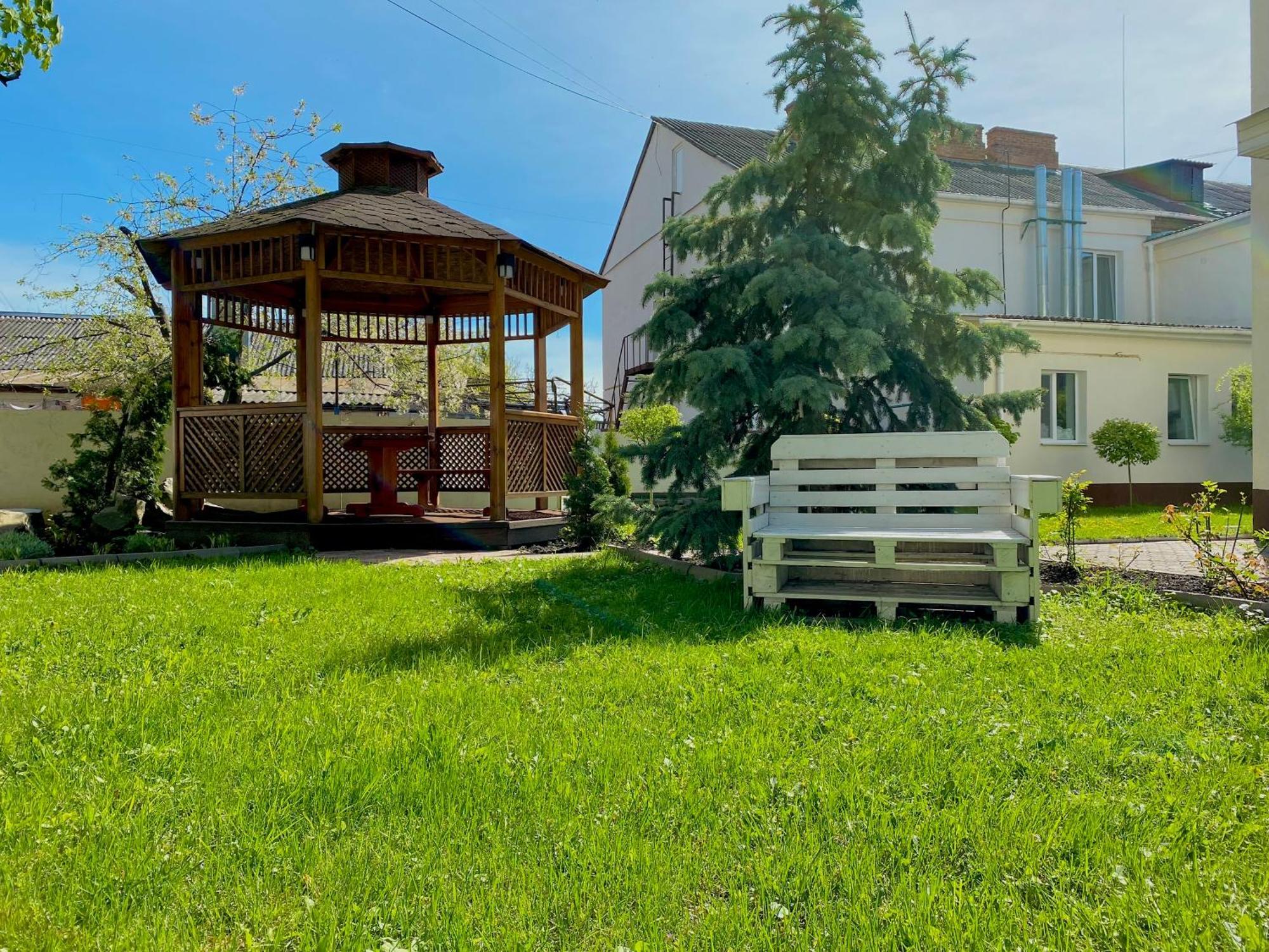 Орхідея Hotel Romny Exterior photo